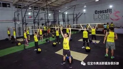 刻苦训练篮球时如何避免受伤的建议_1